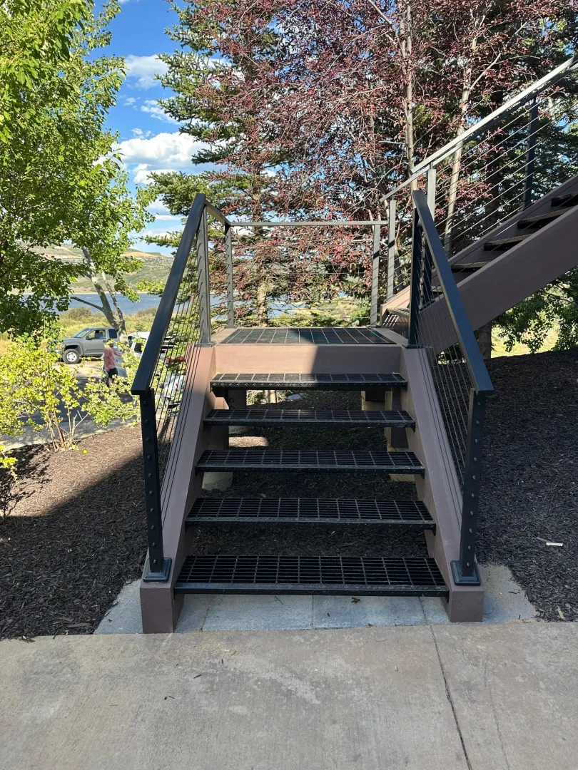Cable railing deck stairs