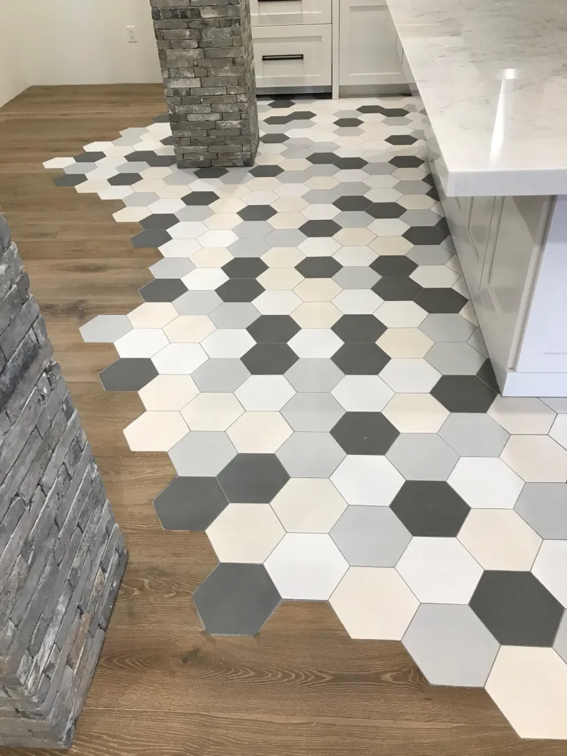Hex floor transition