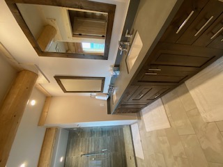 Warm natural materials in the finished home