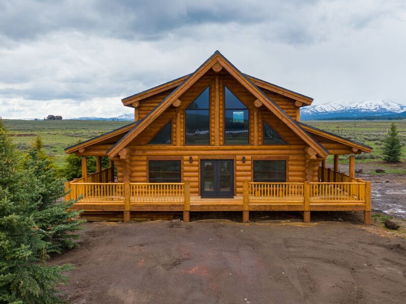 Handcrafted log home construction detail
