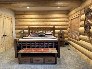 Log home building detail